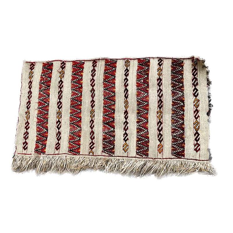 Tappeto marocchino in fibra intrecciata e ricamo in stoffa tutto realizzato a mano - Dimensioni cm185*120